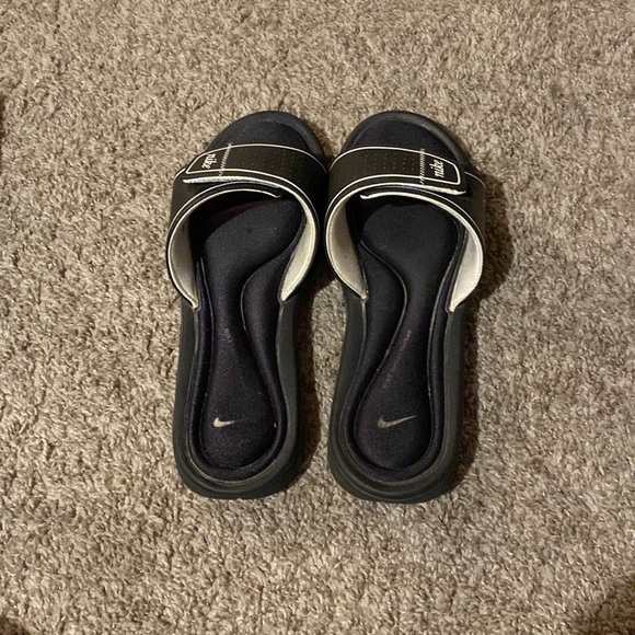 Nike slide sandals with velcro adjustable strap, womens size 10, good condition! - Picture 1 of 4
